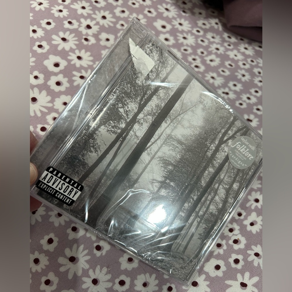 Taylor Swift Folklore CD - New - Picture 3 of 5